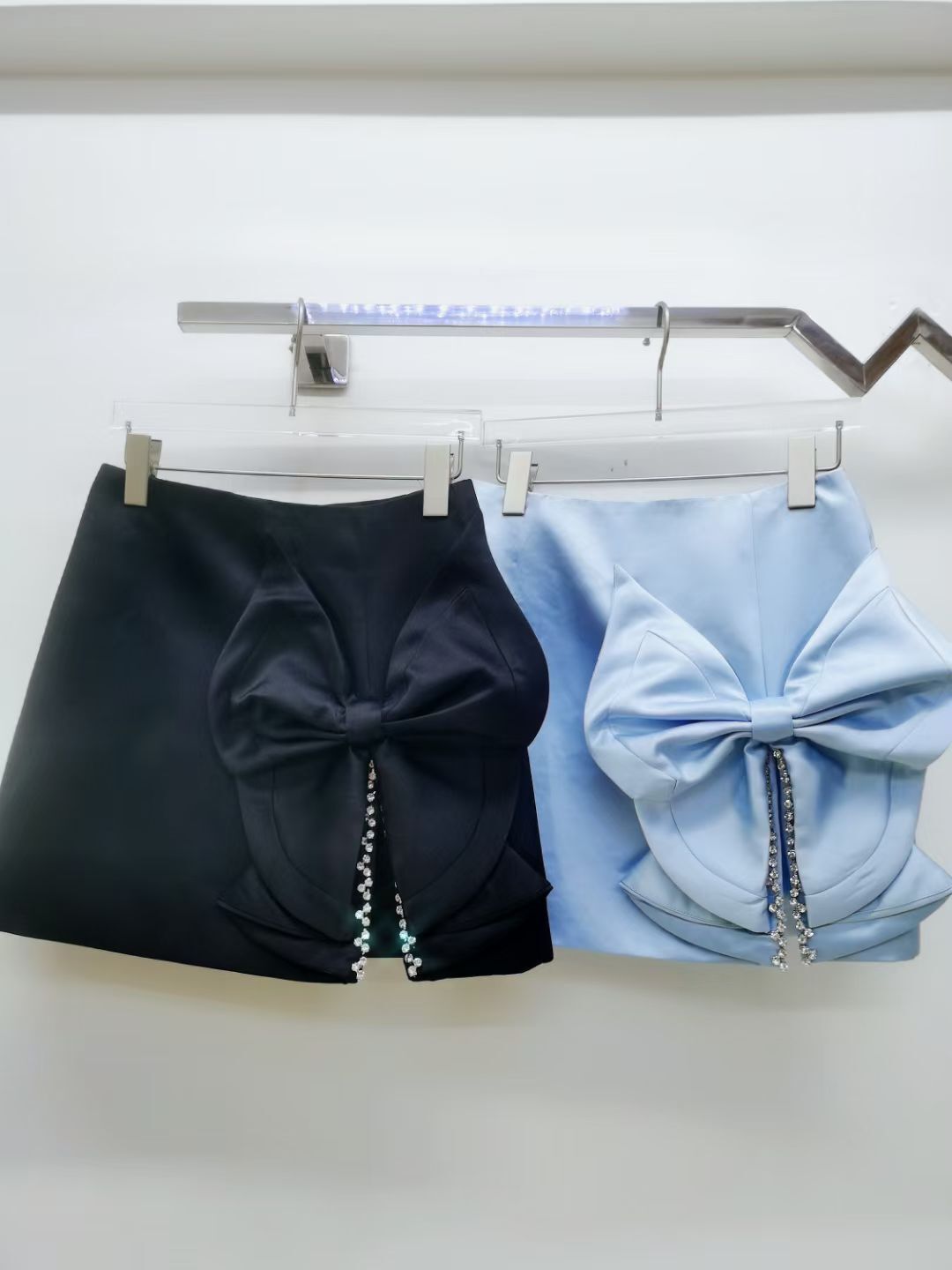 Skirts DEIVE TEGER Fashion Womans Pencil Mini Skirt Lovely Sweet Beading Flower Ladies Skirts 220924