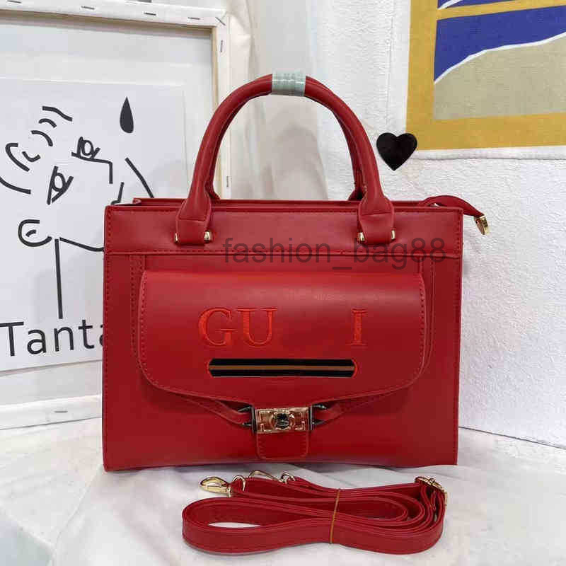 Designer Luxury FD Bags Women Onthego Handbags Genuine Leather Bag Quality Original Tote handbag OD 2022, Red
Designer Luxury FD Bags Women Onthego Handbags Genuine Leather Bag Quality Original Tote handbag OD 2022, Red