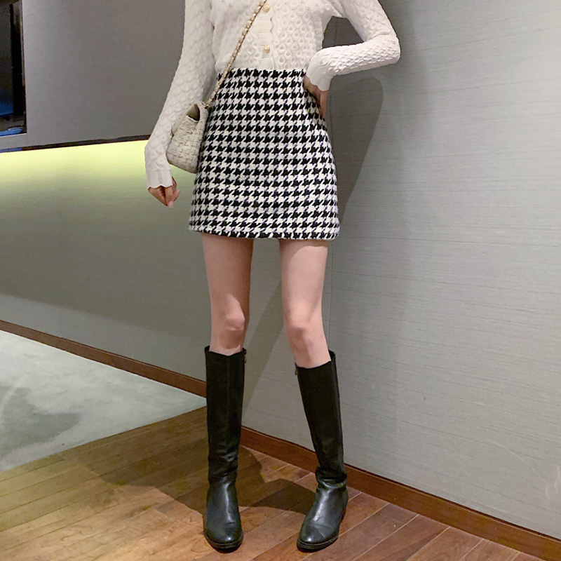 Skirts Fashion Women's skirt Woolen Plaid High Waist Slim Buttocks Short Mini Woman skirts Black Beige 1080 220924