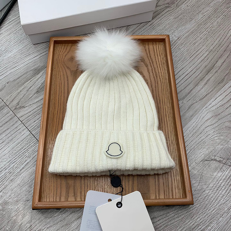 Luxurys designers Beanie classic autumn winter designer beanies hats men and women fashion universal hot style knitted cap autumn outdoor warm, Red
Luxurys designers Beanie classic autumn winter designer beanies hats men and women fashion universal hot style knitted cap autumn outdoor warm, Red