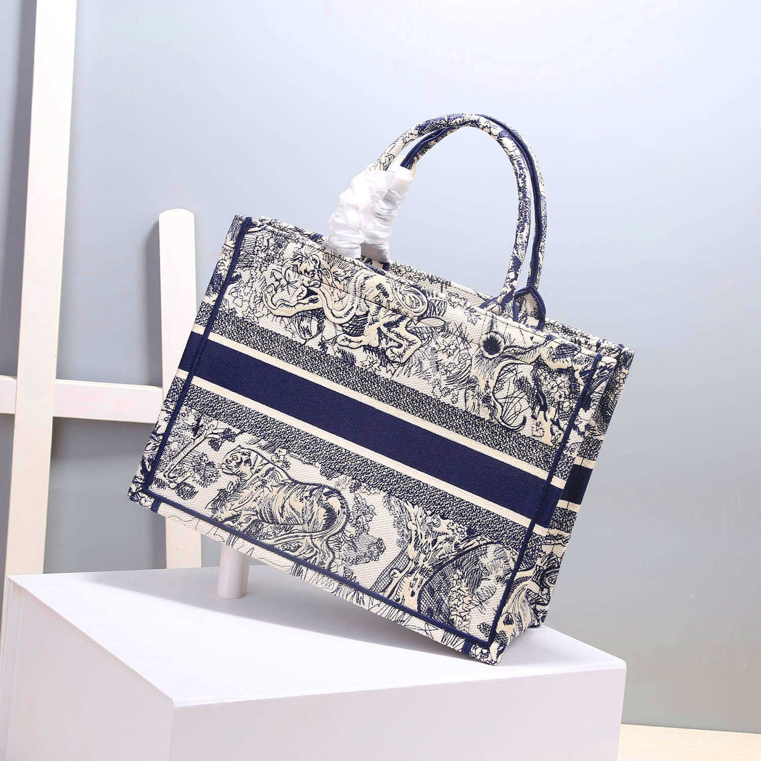 Evening Bags 2021 top shopping bag handbag Women Luxurys Designers fashion embroidery bags handbags designer should er high quality clutch Travel Luggage, Blue + letter
Evening Bags 2021 top shopping bag handbag Women Luxurys Designers fashion embroidery bags handbags designer should er high quality clutch Travel Luggage, Blue + letter
