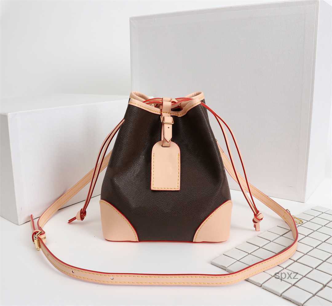 Evening Bags 2022 Luxury designer handbags Handbags Shoulder bag Messenger bag Fashion bag Mini bucket bags Handbag Messenger bags purses, Brown #57088
Evening Bags 2022 Luxury designer handbags Handbags Shoulder bag Messenger bag Fashion bag Mini bucket bags Handbag Messenger bags purses, Brown #57088