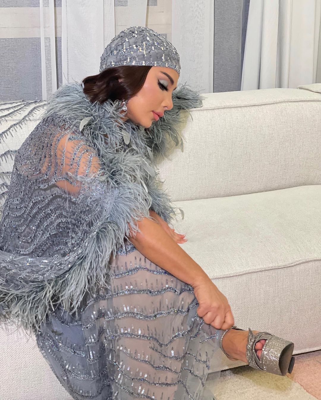 Luxury Feather Evening Dresses V Neck Sequins Beads Shiny Prom Dress With Warp Formal Party Gown Custom Made Plus Size