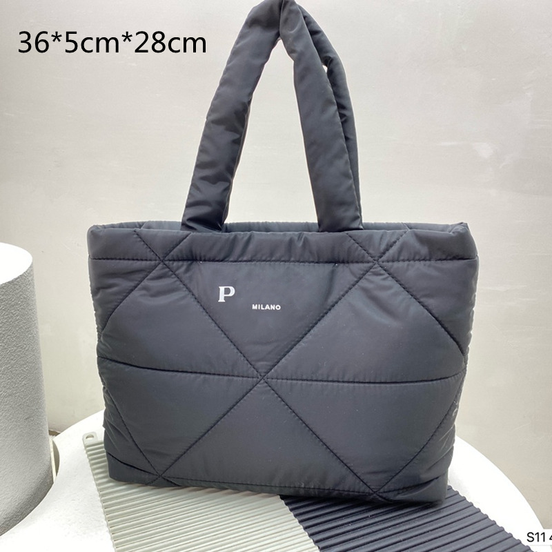 cotton designer bag tote bag Woman Shoulder Bags luxury purse handbag Print Letters Triangle fashion large capacity shopping totes soft 5A 2023, Contact seller.
cotton designer bag tote bag Woman Shoulder Bags luxury purse handbag Print Letters Triangle fashion large capacity shopping totes soft 5A 2023, Contact seller.
