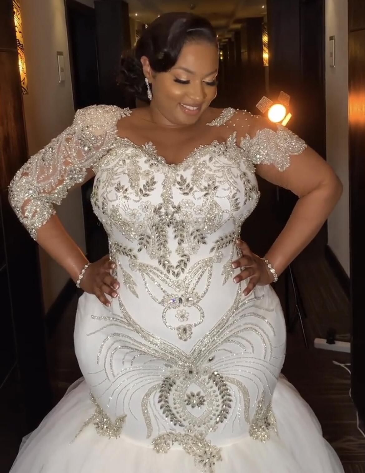 Plus Size Mermaid Wedding Dresses Bridal Gown Long Sleeves Crystals Beaded Jewel Neck Custom Made Beach Country Vestido De Novia