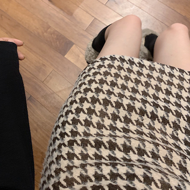 Skirts Fashion Women's skirt Woolen Plaid High Waist Slim Buttocks Short Mini Woman skirts Black Beige 1080 220924
