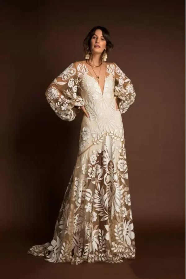 Champagne Bohemian Long Sleeve A-line Wedding Dresses with Applique 2023 V-neck Backless Beach Crochet Country Lace Bridal Gown