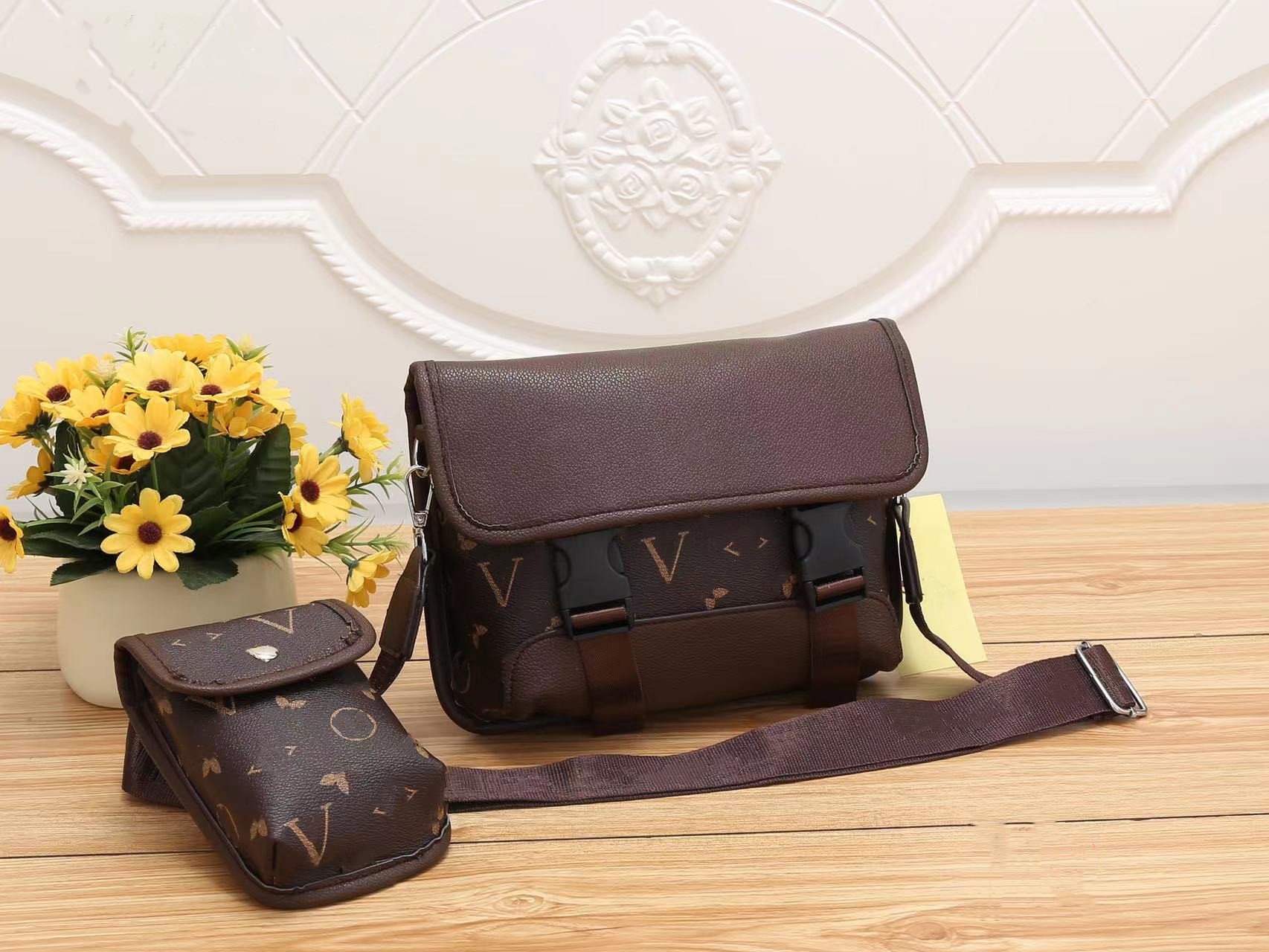 LQ 2pcs Latest Shoulder Bags Luxury Designers monograms Handbags Women Messenger Handbag Womens Fashion Luxurys Brands Crossbody Bag, Extra freight
LQ 2pcs Latest Shoulder Bags Luxury Designers monograms Handbags Women Messenger Handbag Womens Fashion Luxurys Brands Crossbody Bag, Extra freight