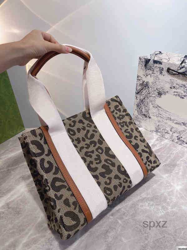 Evening Bags 2022 Tote Bags Woman Messenger Purses Handbags Women Studded Quality Brand Designer Handbag Shoulder Womens Leopard Print Vintage Dealbag
Evening Bags 2022 Tote Bags Woman Messenger Purses Handbags Women Studded Quality Brand Designer Handbag Shoulder Womens Leopard Print Vintage Dealbag