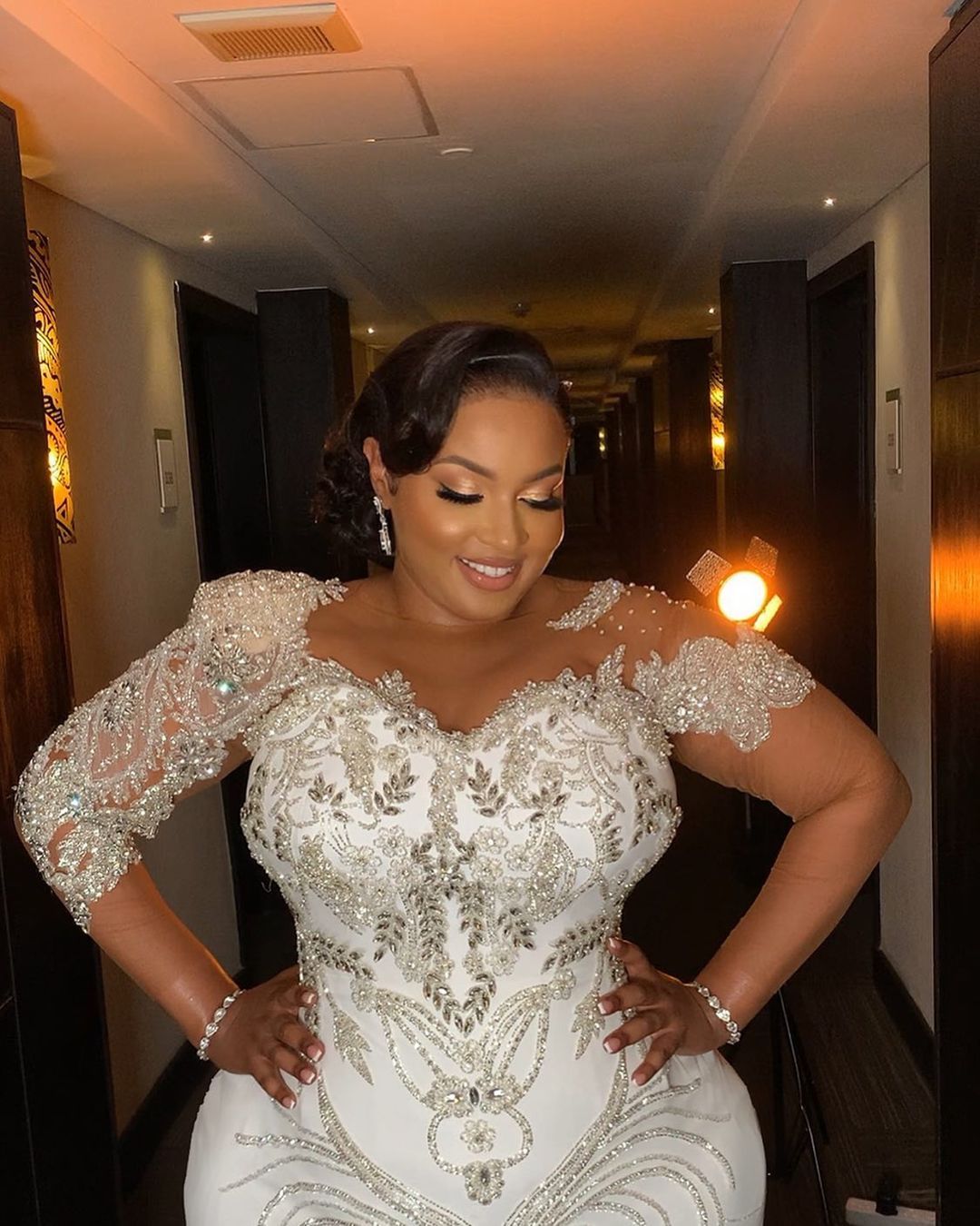 Plus Size Mermaid Wedding Dresses Bridal Gown Long Sleeves Crystals Beaded Jewel Neck Custom Made Beach Country Vestido De Novia