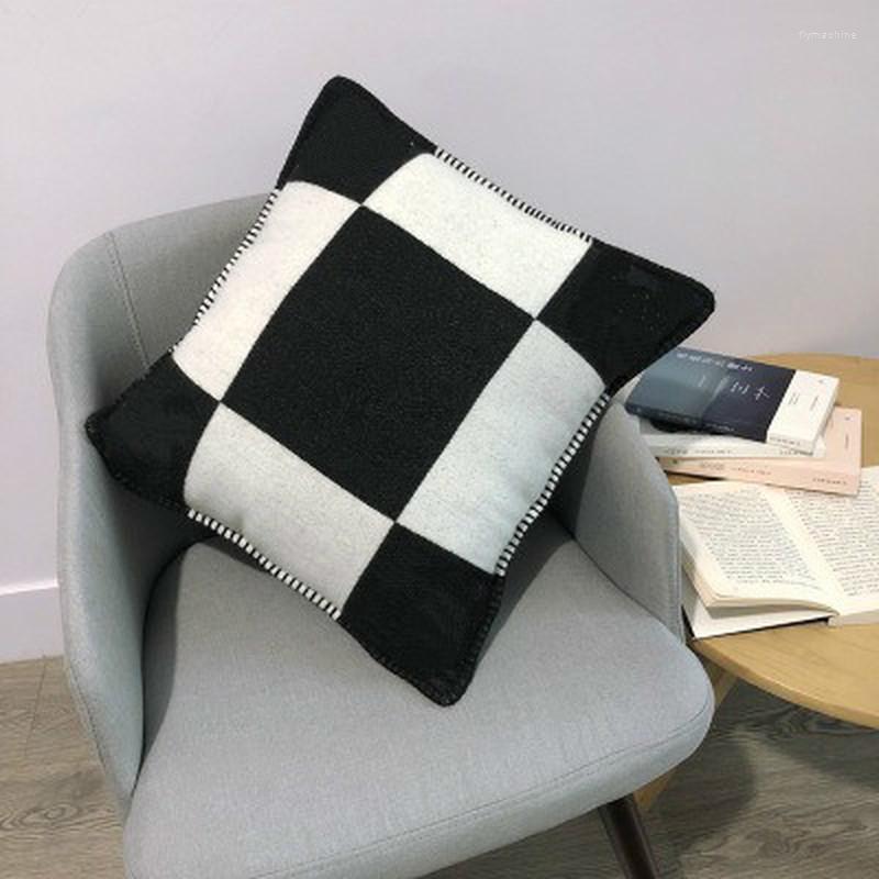 Pillow Luxury Letter H Cashmere Design Outside Covers Decorative Soft Wool Throw Cases Home Decor Pillows For Living Room, Pillowcase-b
Pillow Luxury Letter H Cashmere Design Outside Covers Decorative Soft Wool Throw Cases Home Decor Pillows For Living Room, Pillowcase-b