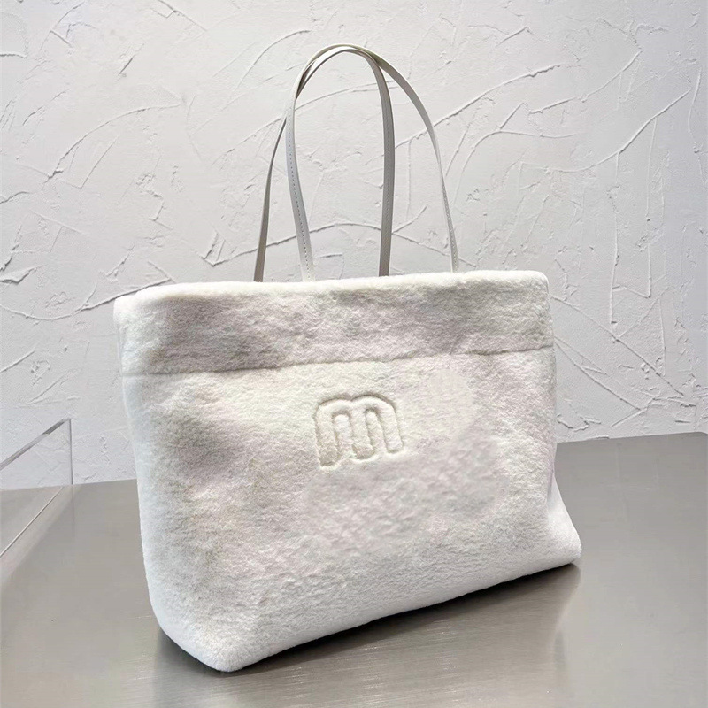 Woman Sheep Fur Bags designer bag luxury shoulder tote bag large capacity handbag lady purse shopping totes soft zipper pouch, Contact seller. no box.
Woman Sheep Fur Bags designer bag luxury shoulder tote bag large capacity handbag lady purse shopping totes soft zipper pouch, Contact seller. no box.