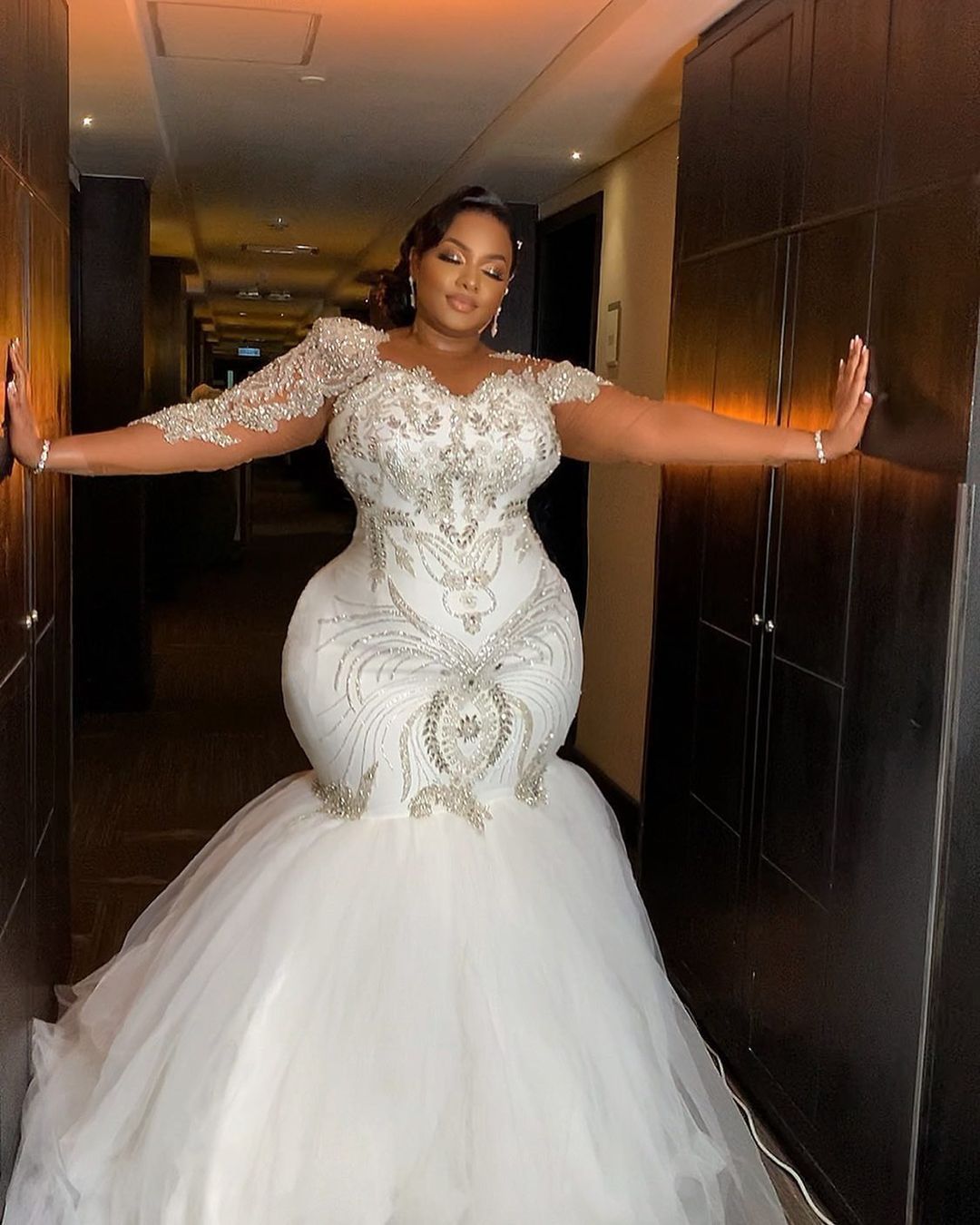 Plus Size Mermaid Wedding Dresses Bridal Gown Long Sleeves Crystals Beaded Jewel Neck Custom Made Beach Country Vestido De Novia