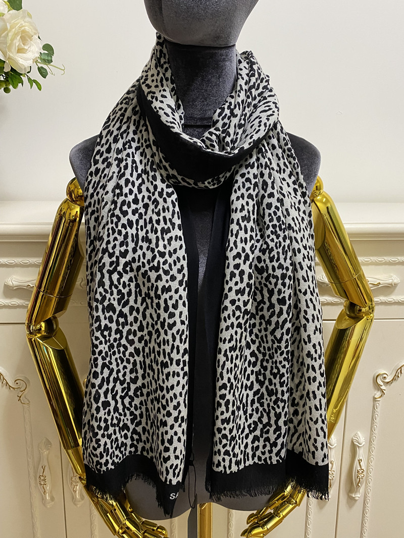 Women's long scarf scarves 100% cashmere material thin and soft pint Leopard grain pattern size 190cm- 72cm
Women's long scarf scarves 100% cashmere material thin and soft pint Leopard grain pattern size 190cm- 72cm