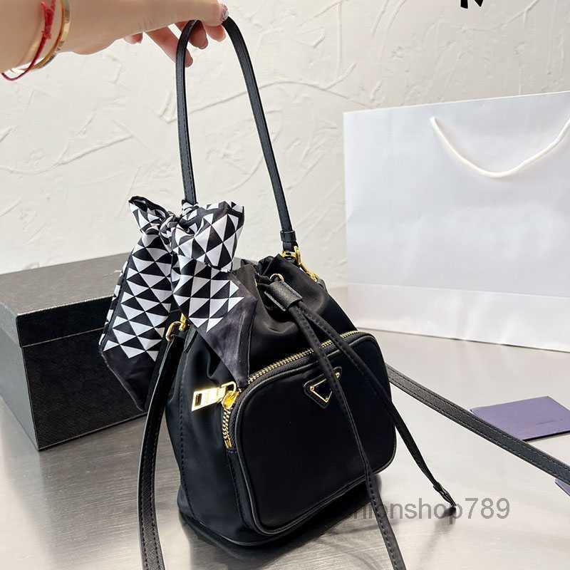Evening Bags Bags Bucket Women Crossbody Shoulder Lady nylon Bag Handbag waterproof Purse Lady Plain Fashion letters High quality RemovableM
Evening Bags Bags Bucket Women Crossbody Shoulder Lady nylon Bag Handbag waterproof Purse Lady Plain Fashion letters High quality RemovableM