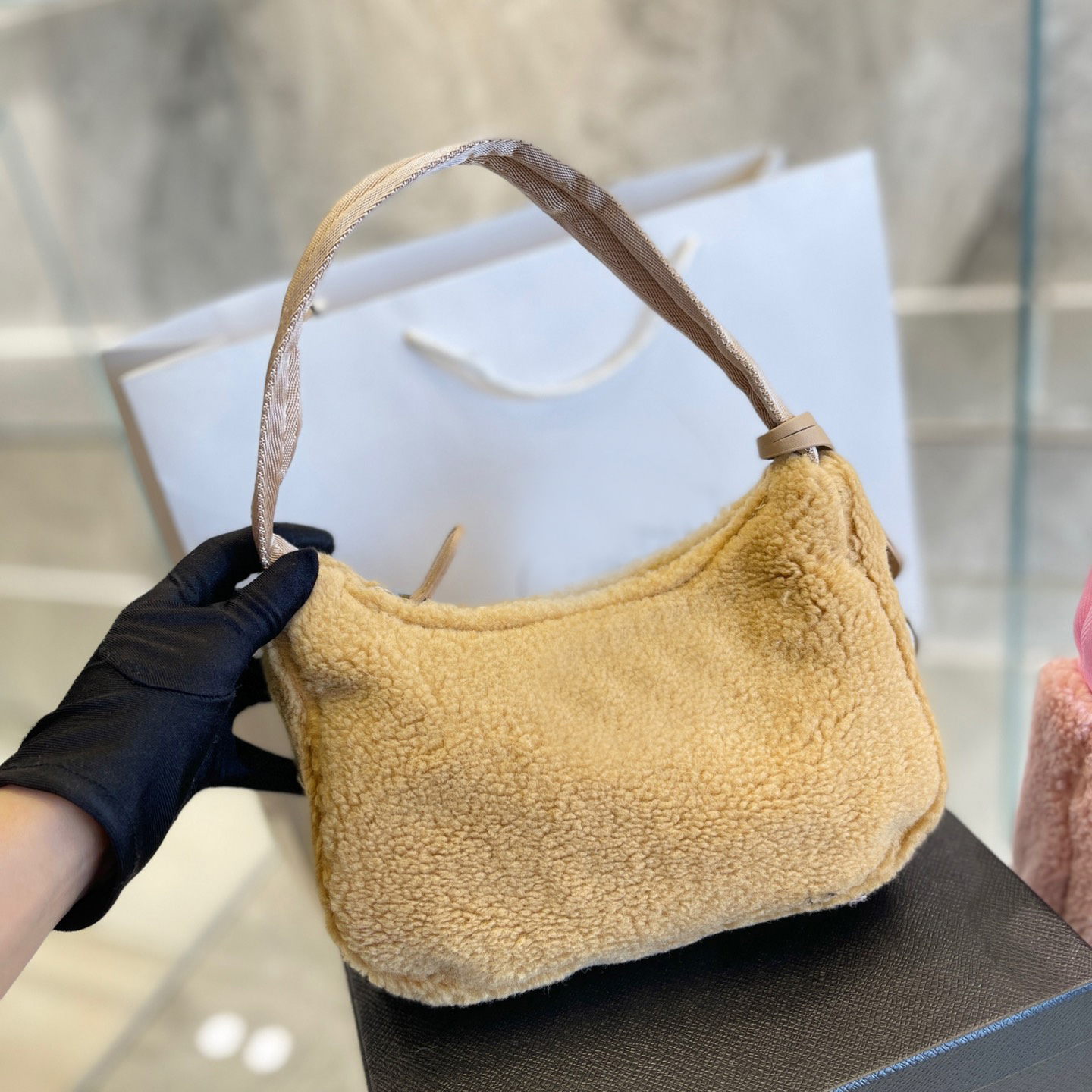 Earthy Yellow Totes Bags Luxury Fashion Shoulder Designer Brand Letter Cross Body Handbags High Quality Women Phone Bag Wallet Purse Metallic Tote, Blue with logo 16x22cm
Earthy Yellow Totes Bags Luxury Fashion Shoulder Designer Brand Letter Cross Body Handbags High Quality Women Phone Bag Wallet Purse Metallic Tote, Blue with logo 16x22cm