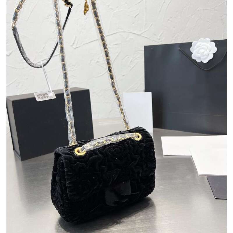 Evening Bags Womens Cute Velvet Winter Square Flap Bag Designer Classic Quilted Gold Coin Vintage Hardware Chain Shoulder Crossbody SacocheM, Blue
Evening Bags Womens Cute Velvet Winter Square Flap Bag Designer Classic Quilted Gold Coin Vintage Hardware Chain Shoulder Crossbody SacocheM, Blue