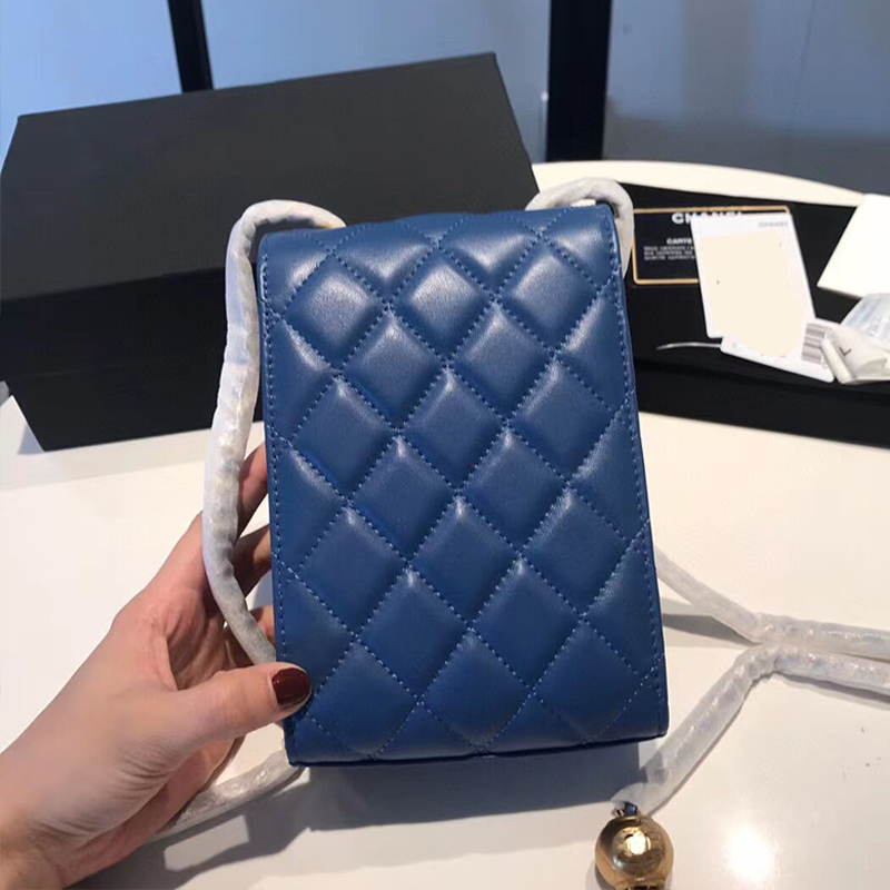 Small Phone Pouch Shoulder Handbag Women Men Designer Cross Body bags Leisure Leather Handbags Mobile Phone Bag Chain Classic Mini Messenger Female Bags with box, White
Small Phone Pouch Shoulder Handbag Women Men Designer Cross Body bags Leisure Leather Handbags Mobile Phone Bag Chain Classic Mini Messenger Female Bags with box, White
