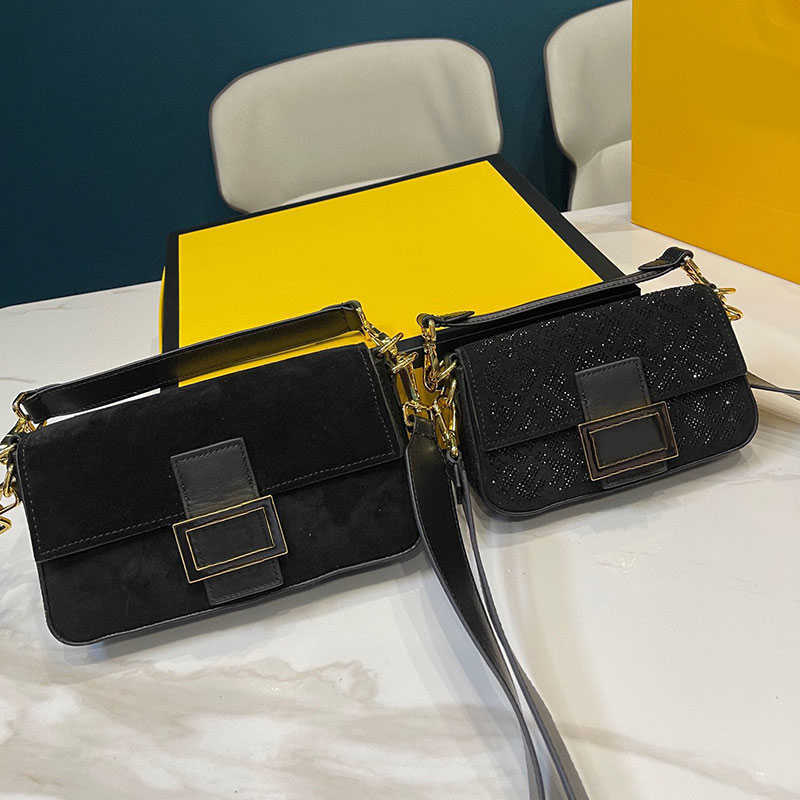 Baguette Bag Flap Messenger Bags Crossbody F Purse Women Handbag Classic Diamante Letter Pattern Hardware Head Buckle Detachable Leather Shoulder Strap
Baguette Bag Flap Messenger Bags Crossbody F Purse Women Handbag Classic Diamante Letter Pattern Hardware Head Buckle Detachable Leather Shoulder Strap