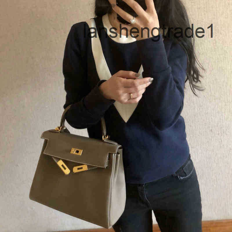Designer Luxurys High Quality Bag Hemes Cowhide Berkin For Womens Handmade Wallet Fashion Letters H Togo Handbags Kely Purse Leather Black 25 35 The Totes Bags ZCNU
Designer Luxurys High Quality Bag Hemes Cowhide Berkin For Womens Handmade Wallet Fashion Letters H Togo Handbags Kely Purse Leather Black 25 35 The Totes Bags ZCNU