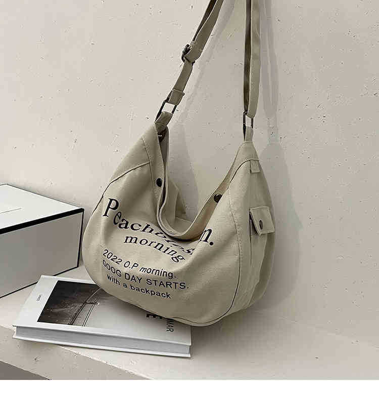 Day Packs Letter Canvas crossbody Bag Female Fashion Versatile Tote Bag Student Class Large Capacity Messenger 220826