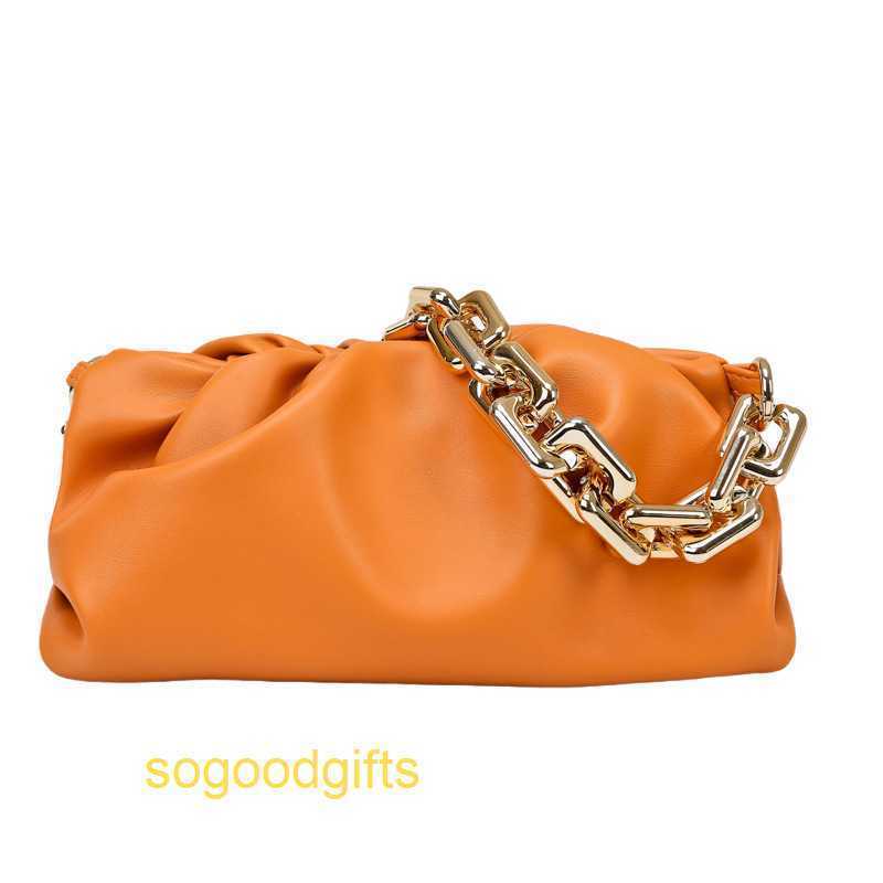 Pouch Designer Bag Bottegas Handbags Women Venetas Clutch bags 2022 New Network Red Crossbody Bag Single shoulder, Black
Pouch Designer Bag Bottegas Handbags Women Venetas Clutch bags 2022 New Network Red Crossbody Bag Single shoulder, Black