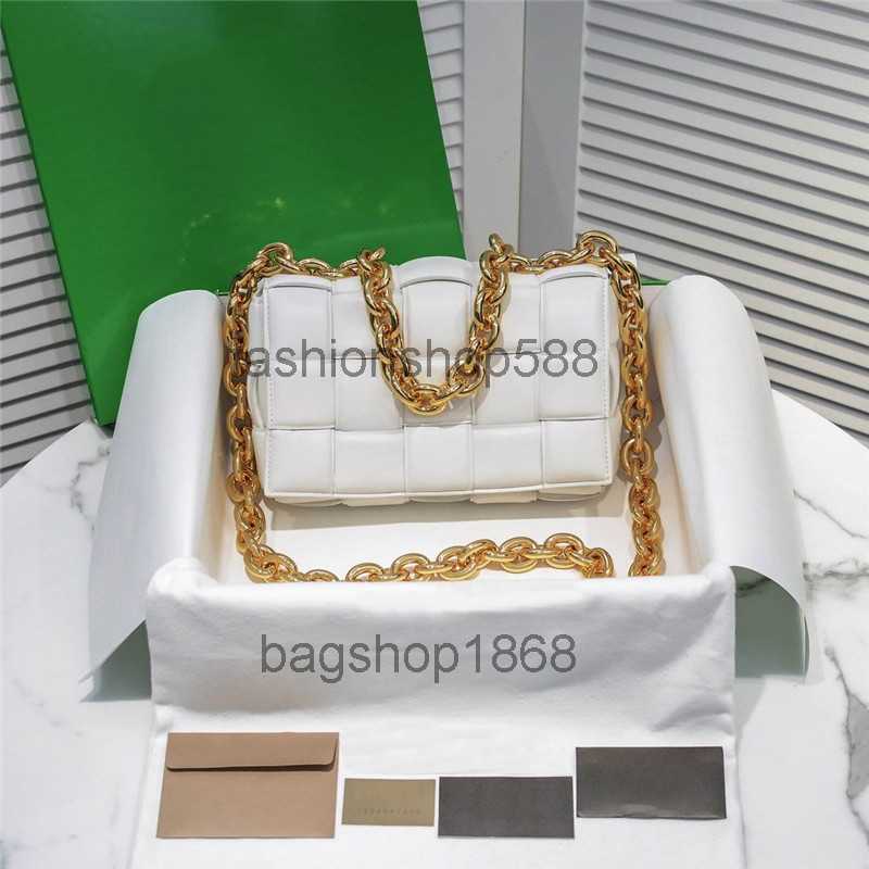 Designer bag Luxury Shoulder Bags Cassette Padded Intrecciato Glossed Ivory Leather Bag 7A Quality
Designer bag Luxury Shoulder Bags Cassette Padded Intrecciato Glossed Ivory Leather Bag 7A Quality