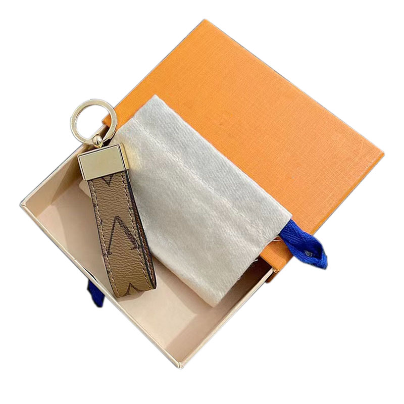 Keychain Key Chain Buckle lovers Car Keychain Handmade Leather Keychains Men Women Bags Pendant Accessories multiple stylesr 65221 61950 69000 with box and dust bag
Keychain Key Chain Buckle lovers Car Keychain Handmade Leather Keychains Men Women Bags Pendant Accessories multiple stylesr 65221 61950 69000 with box and dust bag