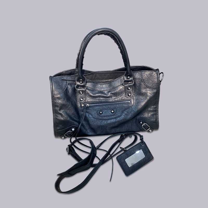 Handbags Crossbody Balencaigass Designer Bags Single 2022 Retro Shoulder Tassel Diagonal Span Portable Locomotive Design Large Capacity Rivet Fashi, Sky blue
Handbags Crossbody Balencaigass Designer Bags Single 2022 Retro Shoulder Tassel Diagonal Span Portable Locomotive Design Large Capacity Rivet Fashi, Sky blue