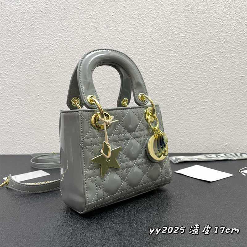 top handbag Smooth materials luxury designer bags classic Women's Hardware Chain Leather Shoulder Strap messenger bag match Pentagram Flap bag wallet Fast delivery, 00
top handbag Smooth materials luxury designer bags classic Women's Hardware Chain Leather Shoulder Strap messenger bag match Pentagram Flap bag wallet Fast delivery, 00