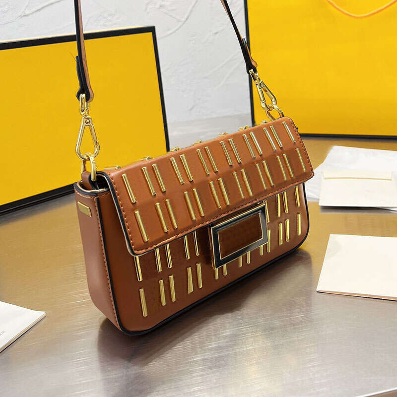 Evening Bags Metal Letters Shoulder Bag Clutch Purse Fashion Crossbody Bags Women Handbags Characters Head Portrait Hasp Flap Pouch Removable Strap Wallets, Customize
Evening Bags Metal Letters Shoulder Bag Clutch Purse Fashion Crossbody Bags Women Handbags Characters Head Portrait Hasp Flap Pouch Removable Strap Wallets, Customize