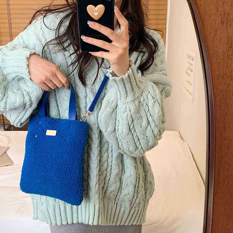 Evening Bags Winter Style Lamb Wool Handbag Large Capacity Foreign Style Trend Blue Women's Bag South Wind Same Plush Messenger 220826