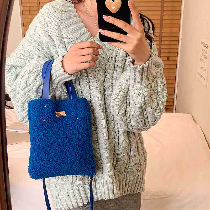 Evening Bags Winter Style Lamb Wool Handbag Large Capacity Foreign Style Trend Blue Women's Bag South Wind Same Plush Messenger 220826