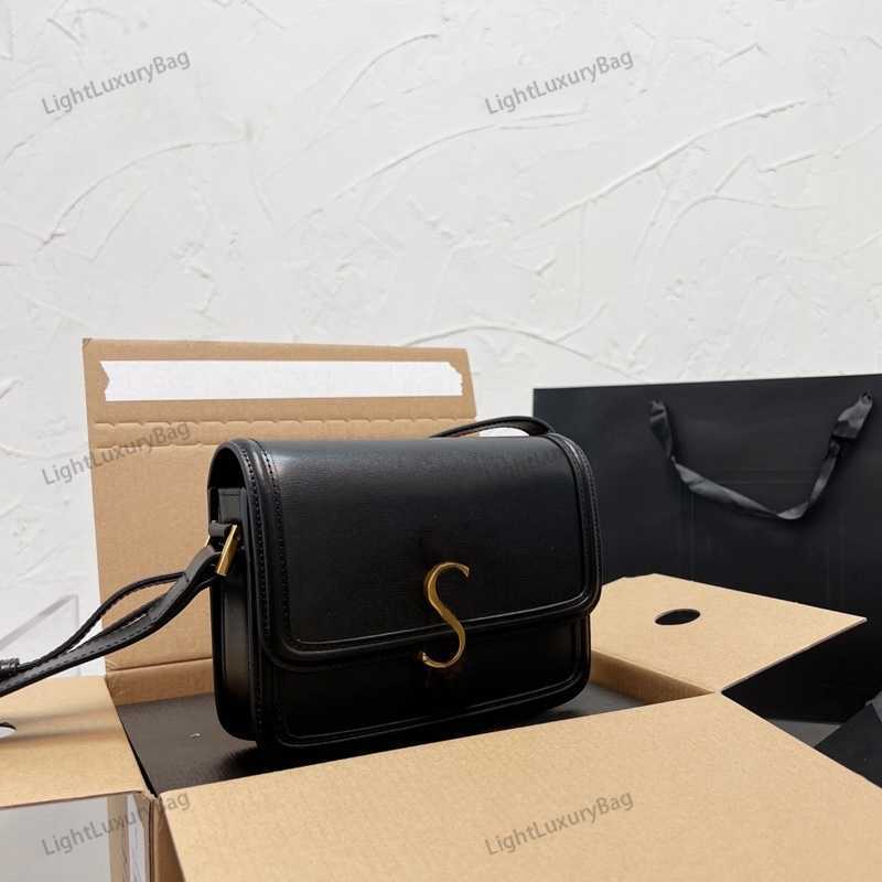 Shoulder Bag Designer Leathe Elegantr Wild Wallet Quality Crossbody For Women Classic Famous Brand Shopping Purses 220303, Red
Shoulder Bag Designer Leathe Elegantr Wild Wallet Quality Crossbody For Women Classic Famous Brand Shopping Purses 220303, Red