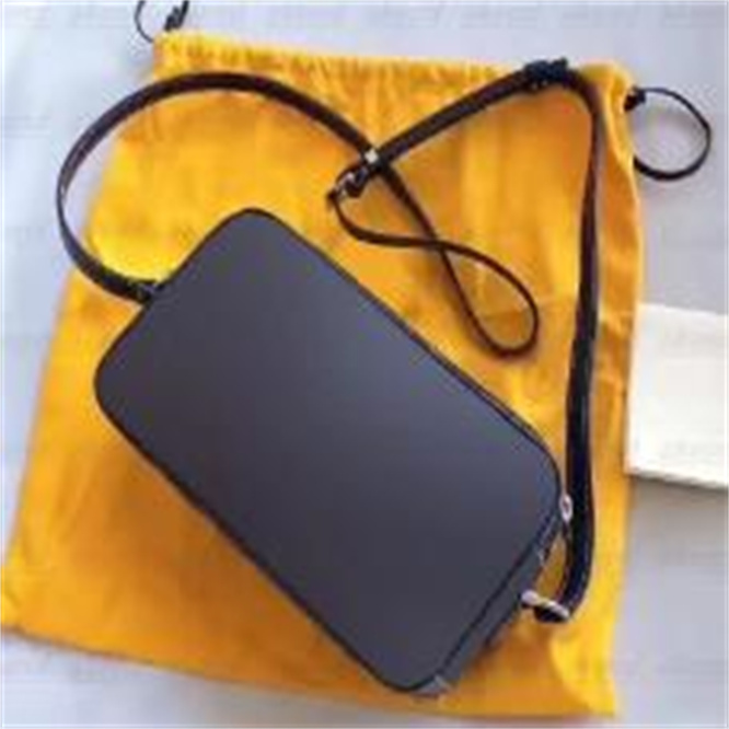 Bag women 2022 new high-grade texture Vivian Westwood empress dowager small square bag one shoulder diagonal, Dust bag
Bag women 2022 new high-grade texture Vivian Westwood empress dowager small square bag one shoulder diagonal, Dust bag