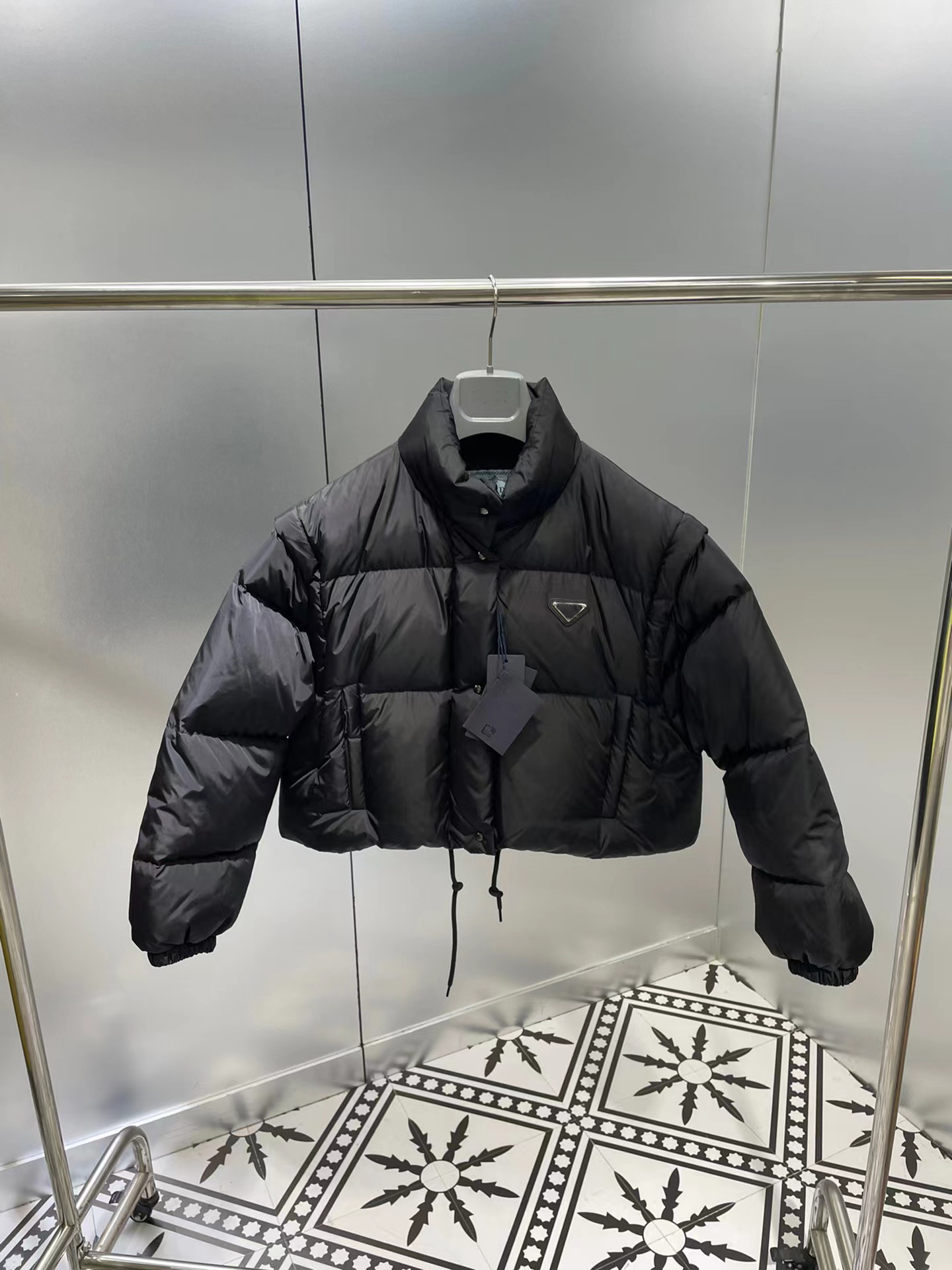 Ladies down jacket fashion jacket designer big brand same style loose detachable jacket vest, Vip shipping
Ladies down jacket fashion jacket designer big brand same style loose detachable jacket vest, Vip shipping