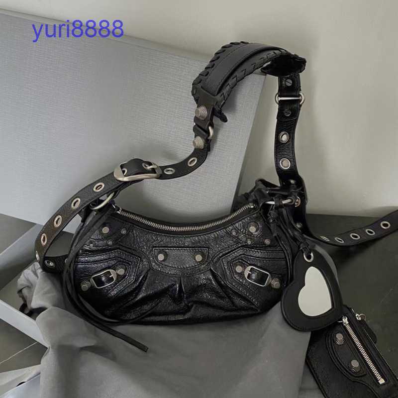Le Cagole Bag Balenciga Shoulder Bags online sale Advanced feeling bag female 2022 new wrinkled leather undera, Black
Le Cagole Bag Balenciga Shoulder Bags online sale Advanced feeling bag female 2022 new wrinkled leather undera, Black