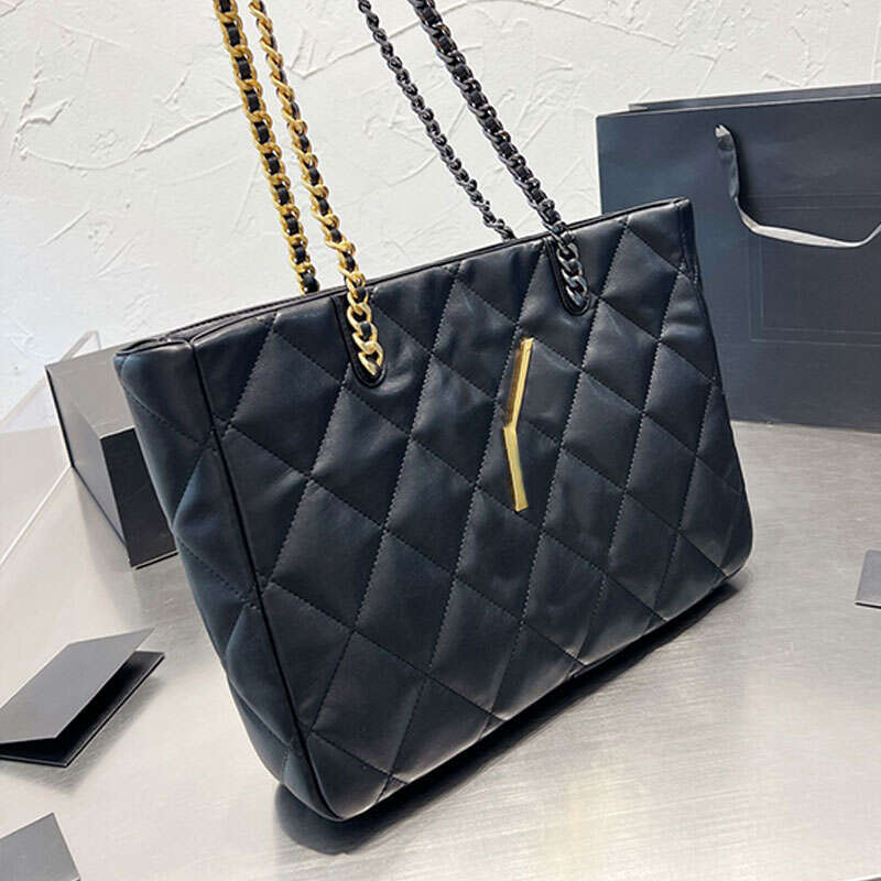 Evening Bags Large Tote Bag Fashion Shopping Shoulder Bags Diamond Lattice High Capacity Handbag Purse Chain Strap Big Metal Letter Decorate Interior Zipper Pocket, 1 (34x26cm)
Evening Bags Large Tote Bag Fashion Shopping Shoulder Bags Diamond Lattice High Capacity Handbag Purse Chain Strap Big Metal Letter Decorate Interior Zipper Pocket, 1 (34x26cm)