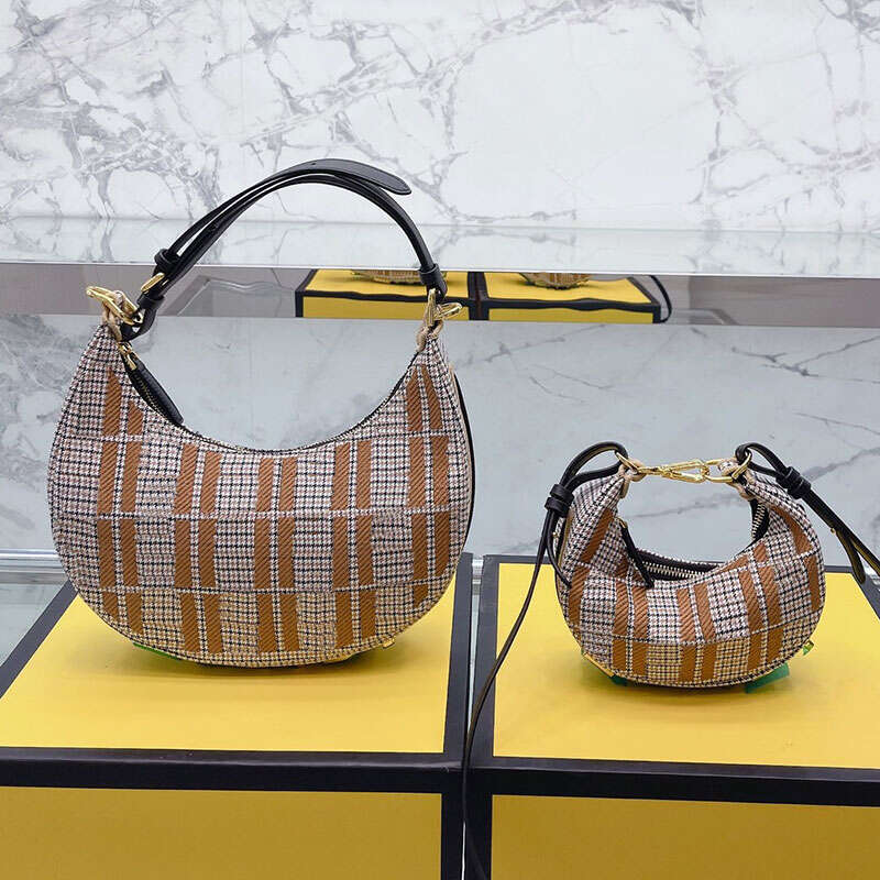 Evening Bags Half Moon Underarm Handbags Women Wrist bag Crossbody Shoulder Bags Houndstooth Lady Shopping Bag Handbag Purse High qualityMuM
Evening Bags Half Moon Underarm Handbags Women Wrist bag Crossbody Shoulder Bags Houndstooth Lady Shopping Bag Handbag Purse High qualityMuM