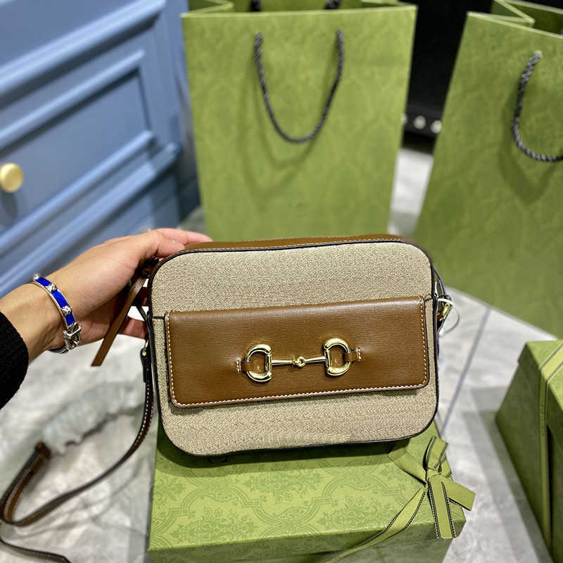 designer bag Saddle Women Handbag Fashion Horsebit 1955 Small Shoulder Luxurys Designers s Mini Handbags Purse Crossbody Bags Calfskin, Box(not sold separately)
designer bag Saddle Women Handbag Fashion Horsebit 1955 Small Shoulder Luxurys Designers s Mini Handbags Purse Crossbody Bags Calfskin, Box(not sold separately)