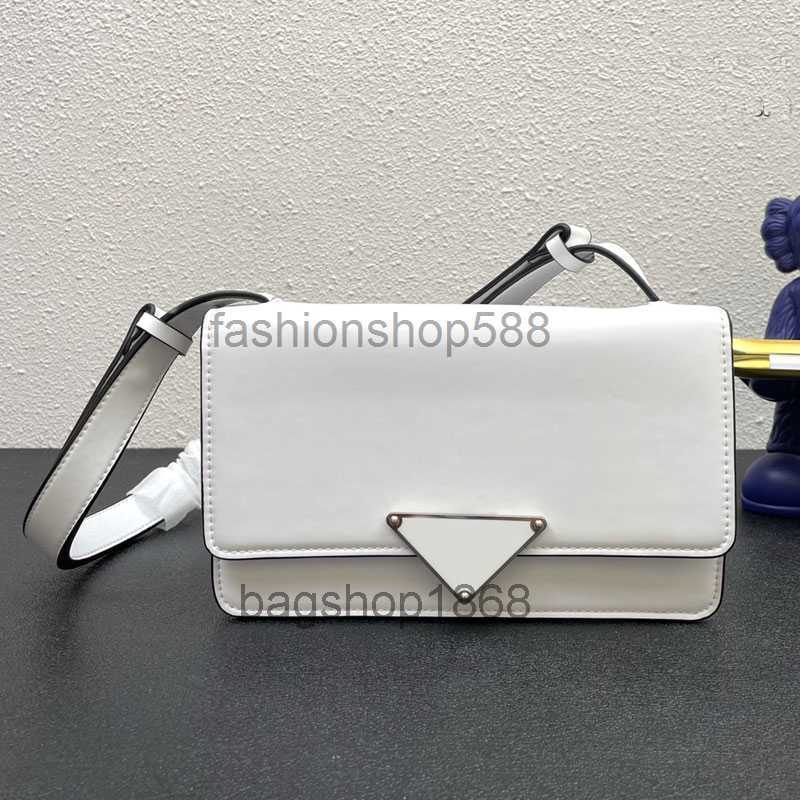 Messenger Bag Women Crossbody Purse Handbag Shoulder Bags Fashion Long Shoulder Strap Adjustable Smooth Surface Cowhide Genuine Leather Triangle Decoration
Messenger Bag Women Crossbody Purse Handbag Shoulder Bags Fashion Long Shoulder Strap Adjustable Smooth Surface Cowhide Genuine Leather Triangle Decoration