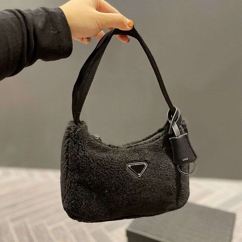 Evening Bags Wool Hobo Bag Lamb Soft Shoulder Underarm Bag Women Handbags Armpit Bags Classics Plush Purse Zipper Classic Triangular SequinM
Evening Bags Wool Hobo Bag Lamb Soft Shoulder Underarm Bag Women Handbags Armpit Bags Classics Plush Purse Zipper Classic Triangular SequinM