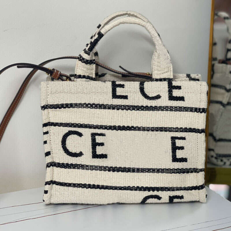 Fabric Cabas Tote Bag Beach Shoulder Bag Handbag Purse Patchwork Leather Large Capacity Women Shopping Bags Fashion Letters All Over Printed External Flat Pocket
Fabric Cabas Tote Bag Beach Shoulder Bag Handbag Purse Patchwork Leather Large Capacity Women Shopping Bags Fashion Letters All Over Printed External Flat Pocket