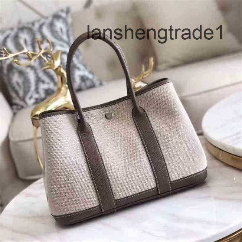 Designer Luxurys High Quality Bag Hemes Cowhide Berkin For Womens Handmade Wallet Fashion Letters H Togo Handbags Kely Purse Leather Black 25 35 The Totes Bags ROX3, 30
Designer Luxurys High Quality Bag Hemes Cowhide Berkin For Womens Handmade Wallet Fashion Letters H Togo Handbags Kely Purse Leather Black 25 35 The Totes Bags ROX3, 30