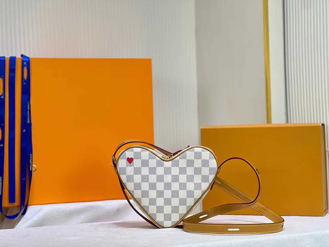 2022 new Women Luxury Brand Original Single Shoulder Bag ladies lattice Designer Bag fashion casual print Female Heart-shaped crossbody bag Handbags W220928, Customer service
2022 new Women Luxury Brand Original Single Shoulder Bag ladies lattice Designer Bag fashion casual print Female Heart-shaped crossbody bag Handbags W220928, Customer service