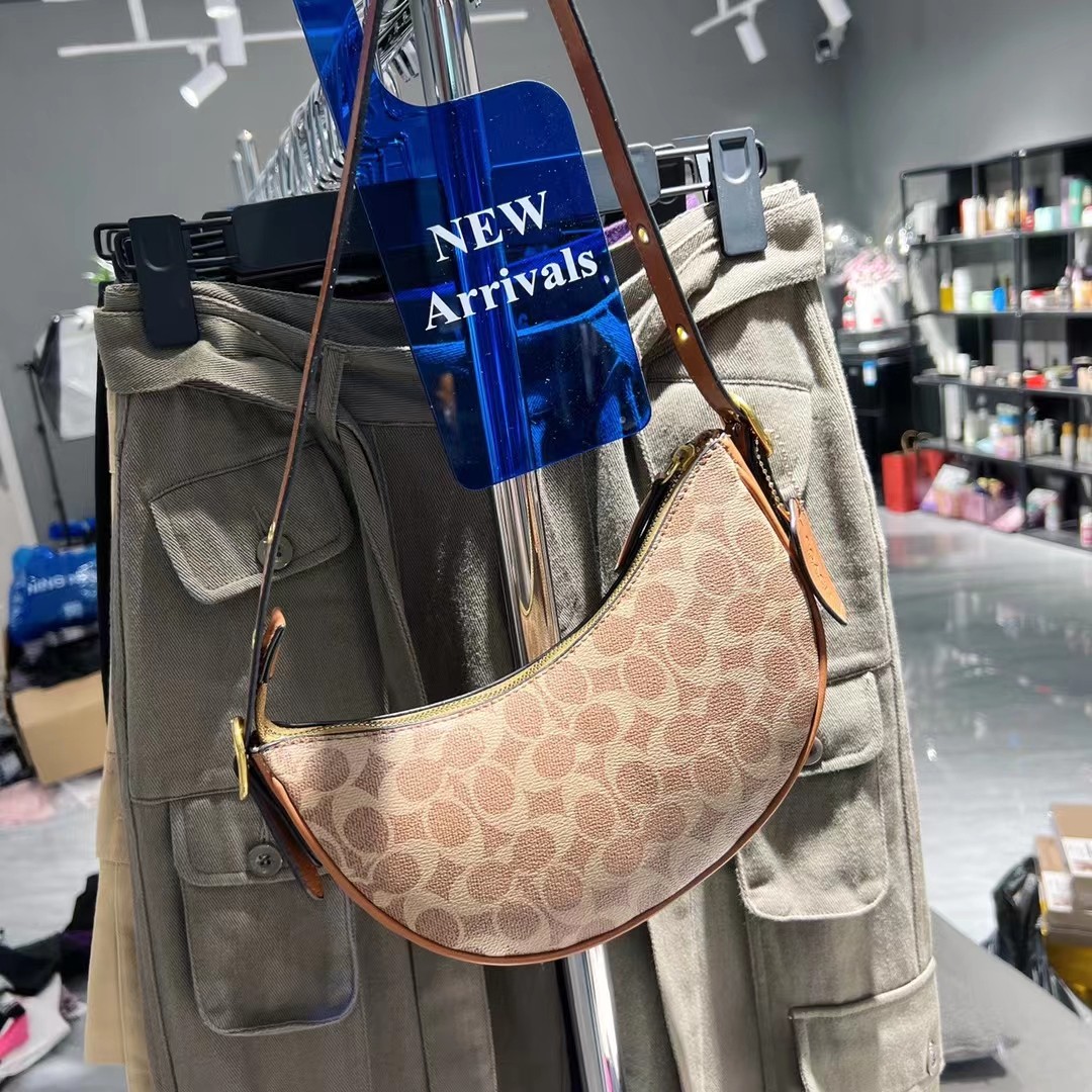 Designers Bags Coaeh Crescent Moon Bag ToteBag Purse HandBags Luxury Brown Large Capacity CrossbodyBags for Women
Designers Bags Coaeh Crescent Moon Bag ToteBag Purse HandBags Luxury Brown Large Capacity CrossbodyBags for Women
