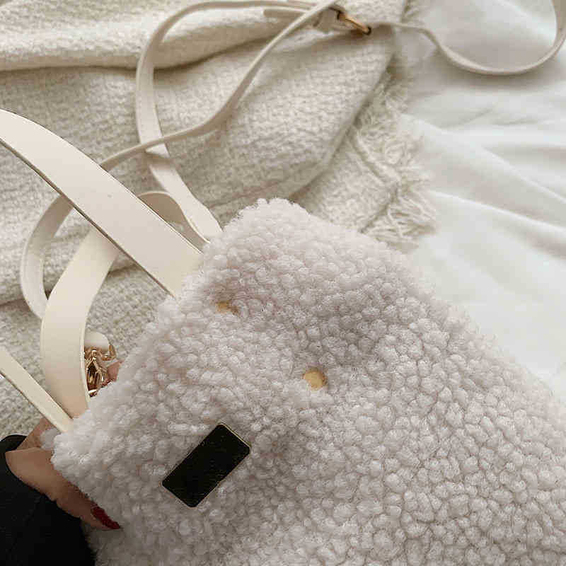 Evening Bags Winter Style Lamb Wool Handbag Large Capacity Foreign Style Trend Blue Women's Bag South Wind Same Plush Messenger 220826