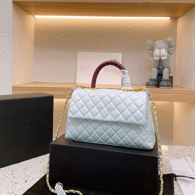 2022 top lady shoulder bag designer hand bag classic Pearlescent leather quilted crossbody luxury bags designers women portable cross body handbags wallet, Blue & white
2022 top lady shoulder bag designer hand bag classic Pearlescent leather quilted crossbody luxury bags designers women portable cross body handbags wallet, Blue & white
