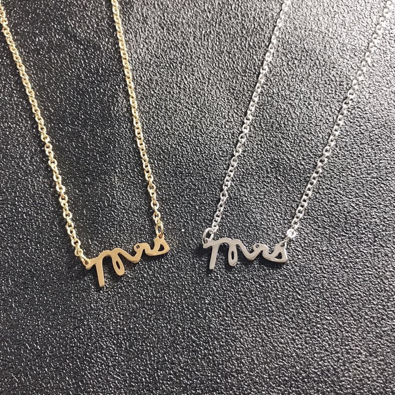 Dainty Cursive Mrs Letter Necklaces Stainless Steel Luxury English Word Name Pendant Choker for Ladies Female Wife Wedding Bridal