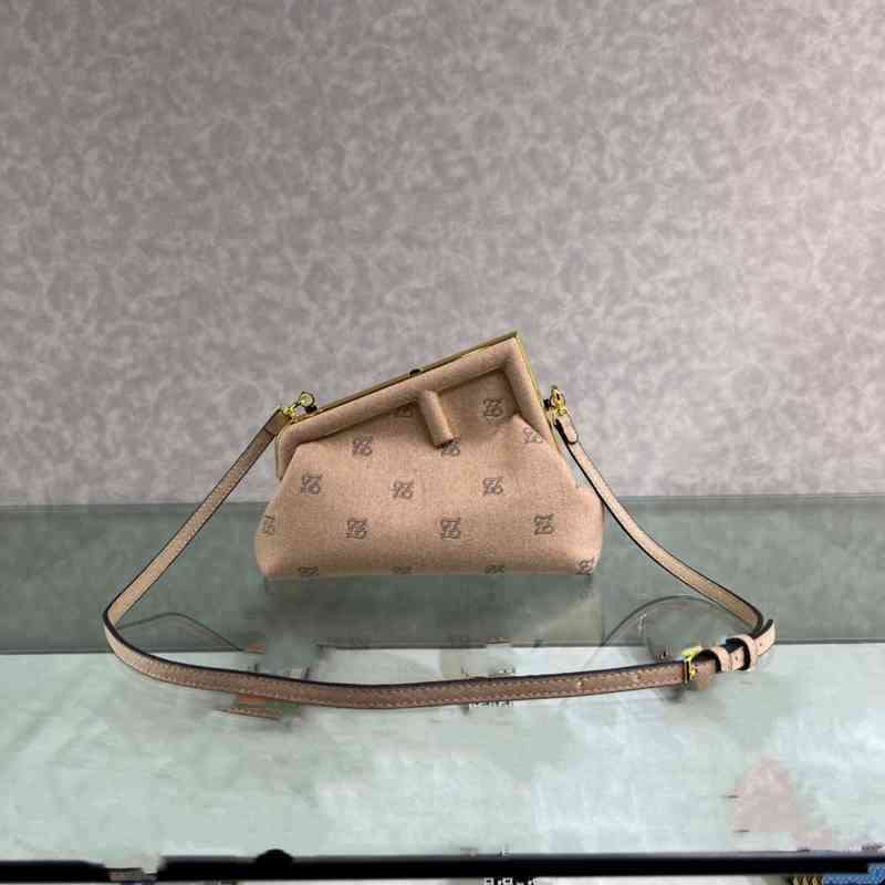 Evening Bags designer New autumn and winter women's bag first series hand holding sheepskin case Single Shoulder Messenger chain PK75, Black
Evening Bags designer New autumn and winter women's bag first series hand holding sheepskin case Single Shoulder Messenger chain PK75, Black